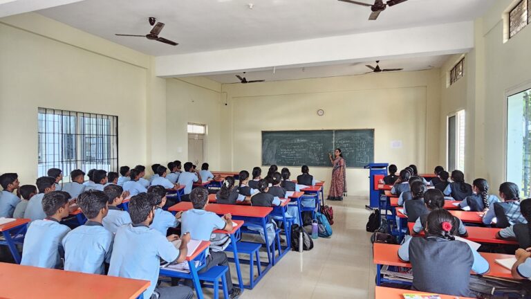 SKR PU Collge - Gangavathi - Photos (9)